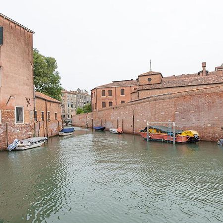 Ca' Leoncino - Venice Canal Front Apartment Exterior photo